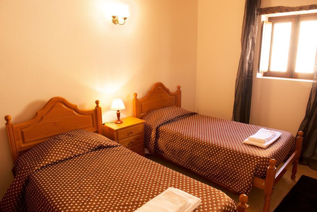 Recanto Da Ribeira Casas De Campo Monchique Chambre photo